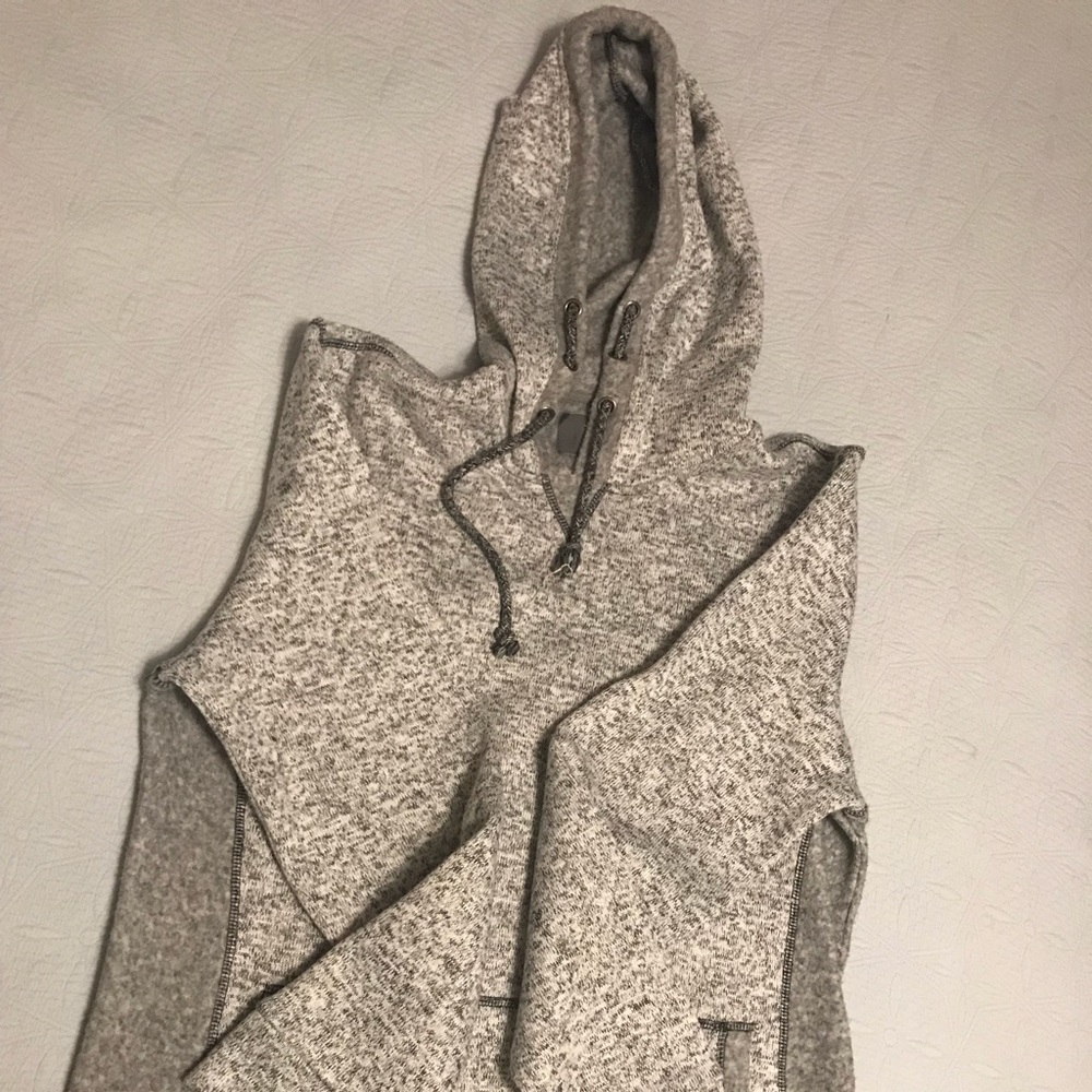 ******MENS ****BKE Sweatshirt